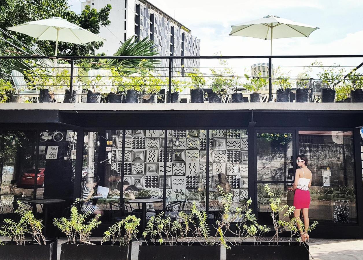 Murals Hostel And Cafe Cebu Exterior photo